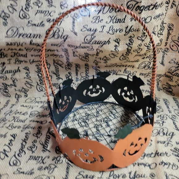 Rare Vintage metal and wire jack o lantern Halloween basket decor 🎃🎃🎃 - Picture 2 of 9